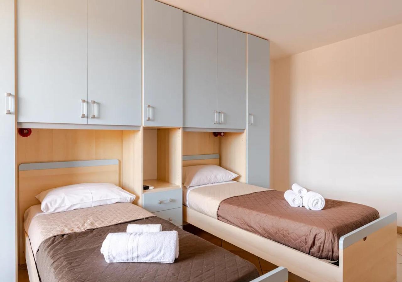 Garden Villa - Free Parking, Wi-Fi E Netflix Fiumicino Kültér fotó