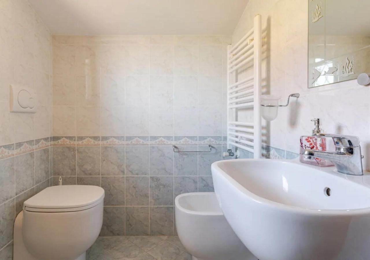 Garden Villa - Free Parking, Wi-Fi E Netflix Fiumicino Kültér fotó