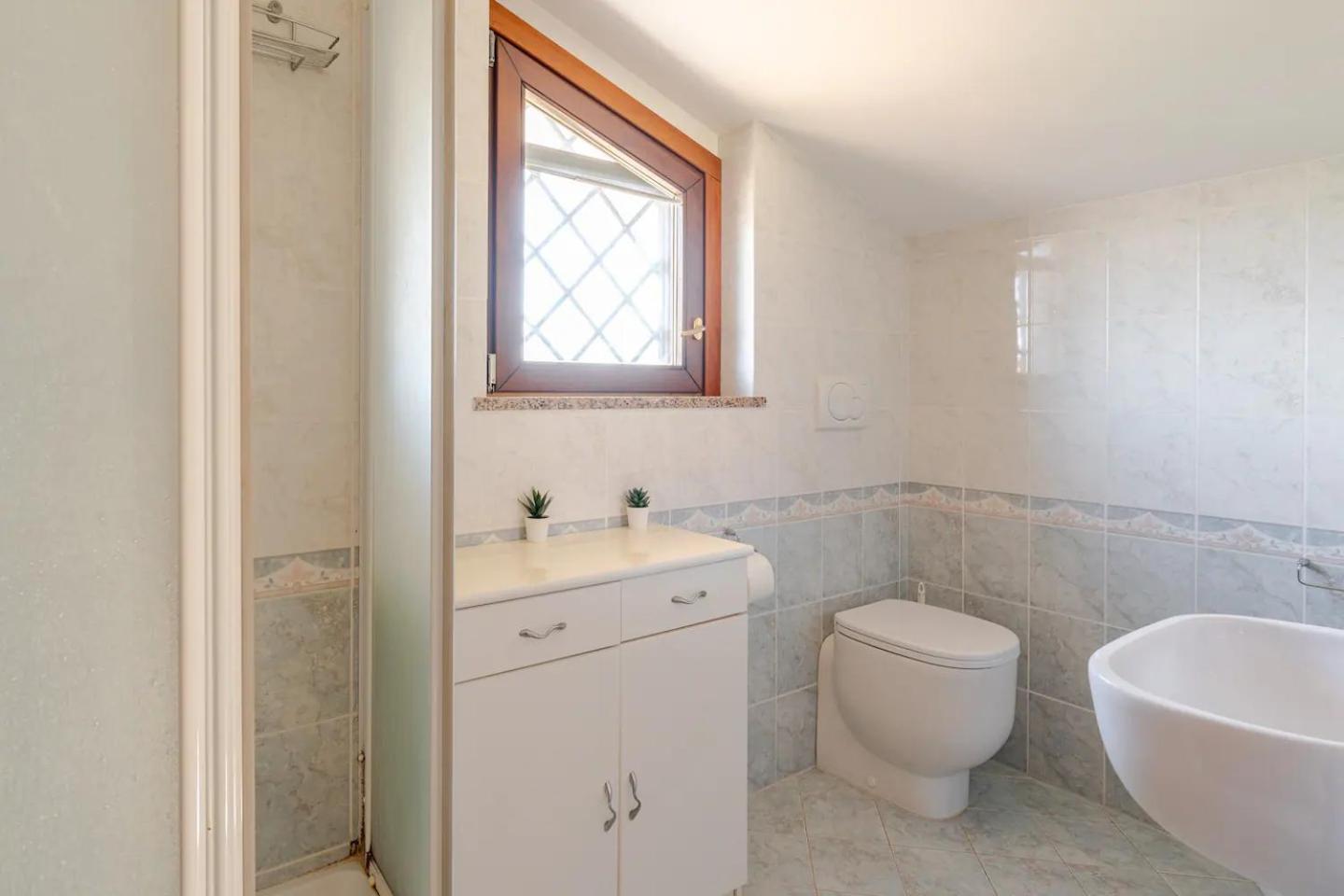 Garden Villa - Free Parking, Wi-Fi E Netflix Fiumicino Kültér fotó